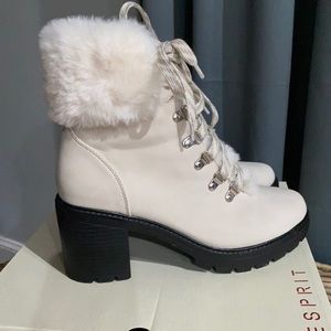 Fur boots